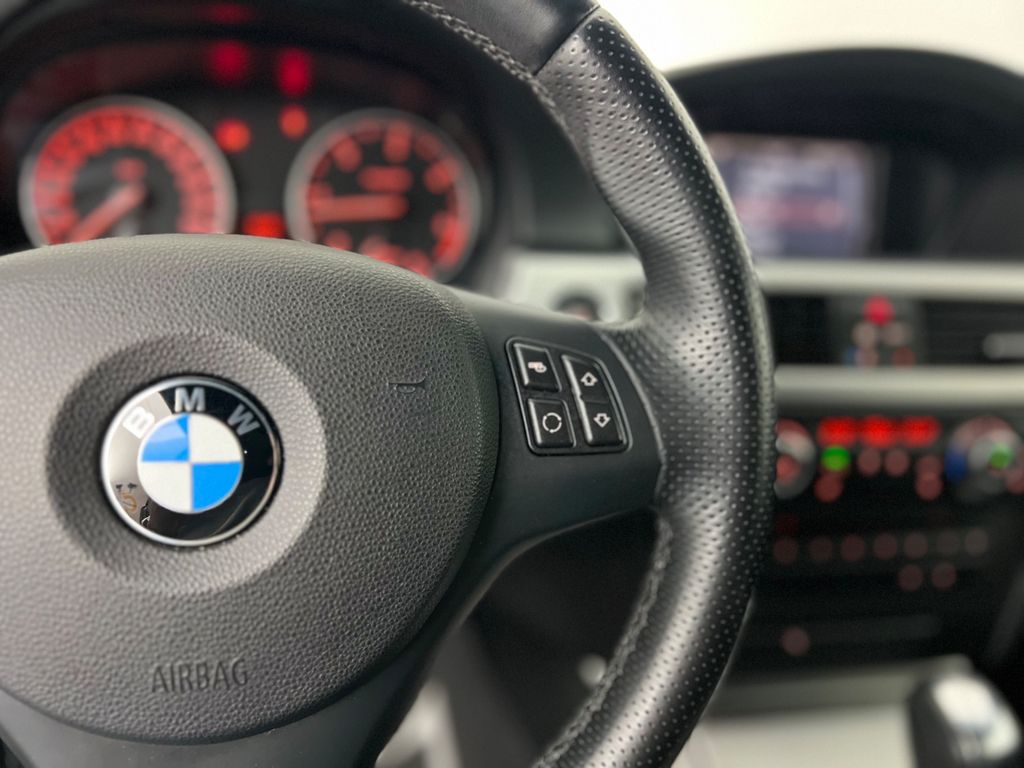 BMW 320d CABRIO M PAKET / NUR 102.tKM / GARANTIE / BMW 320d CABRIO M PAKET / NUR 102.tKM / GARANTIE /
