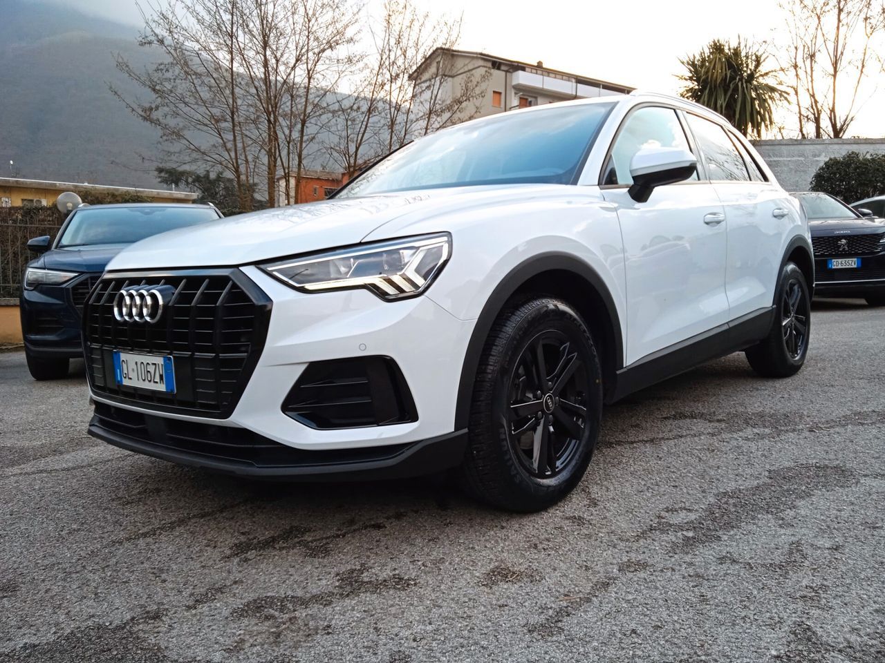 Audi Q3 35 TDI S tronic line edition black imagem 3