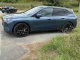 BMW iX xDrive60 Hinterachsenlenkung, AHK, Bowers & W - BMW iX: Von Privat