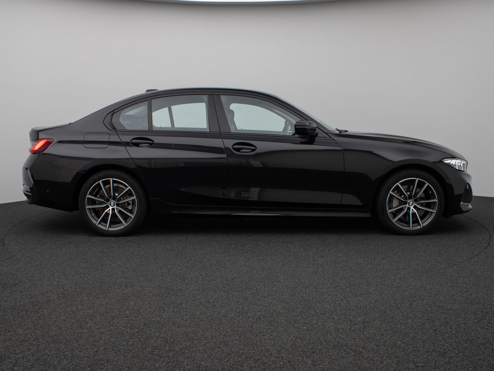 Fahrzeugabbildung BMW 330d xD Lim. Kamera DAB Leder Alarm Sport 18Zoll