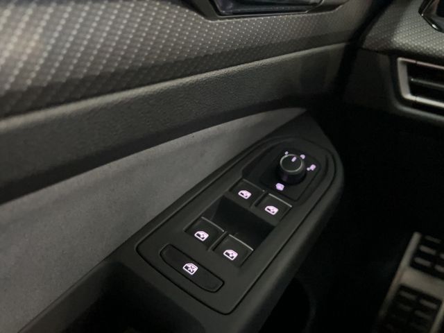 Golf VIII R-Line 1.5 eTSI DSG