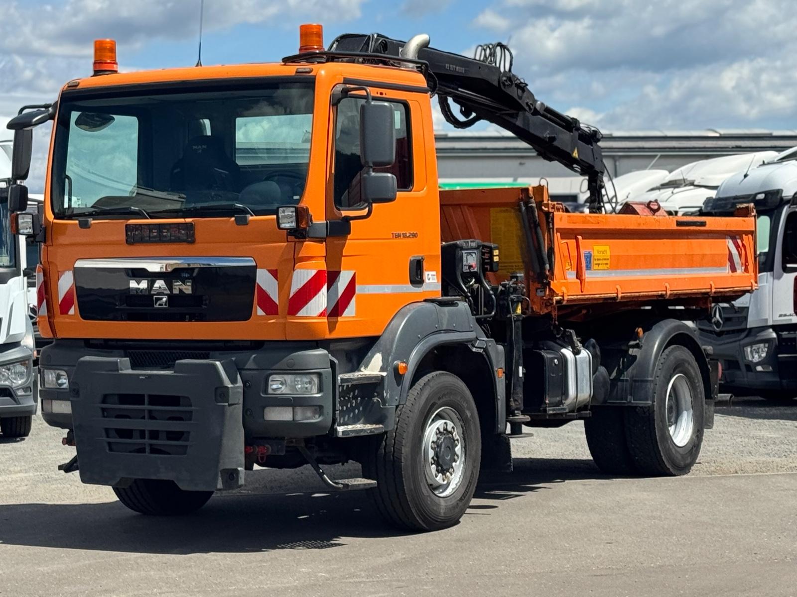 MAN TGM 18.290 / 4 x 4 / KRAN mit FUNK / ANBAUPLATTE