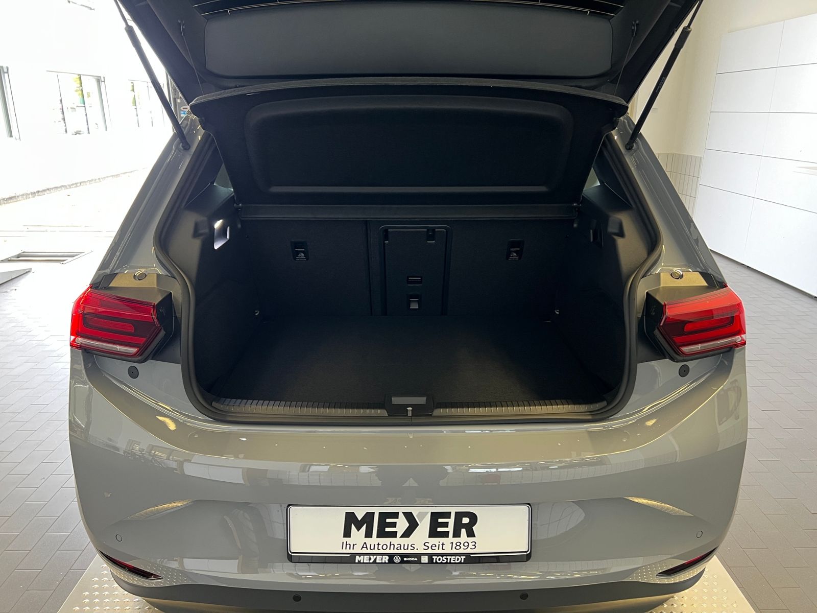 Fahrzeugabbildung Volkswagen ID.3 NEO Life 50 kWh *19" LM-Felge, Ganzjahresre