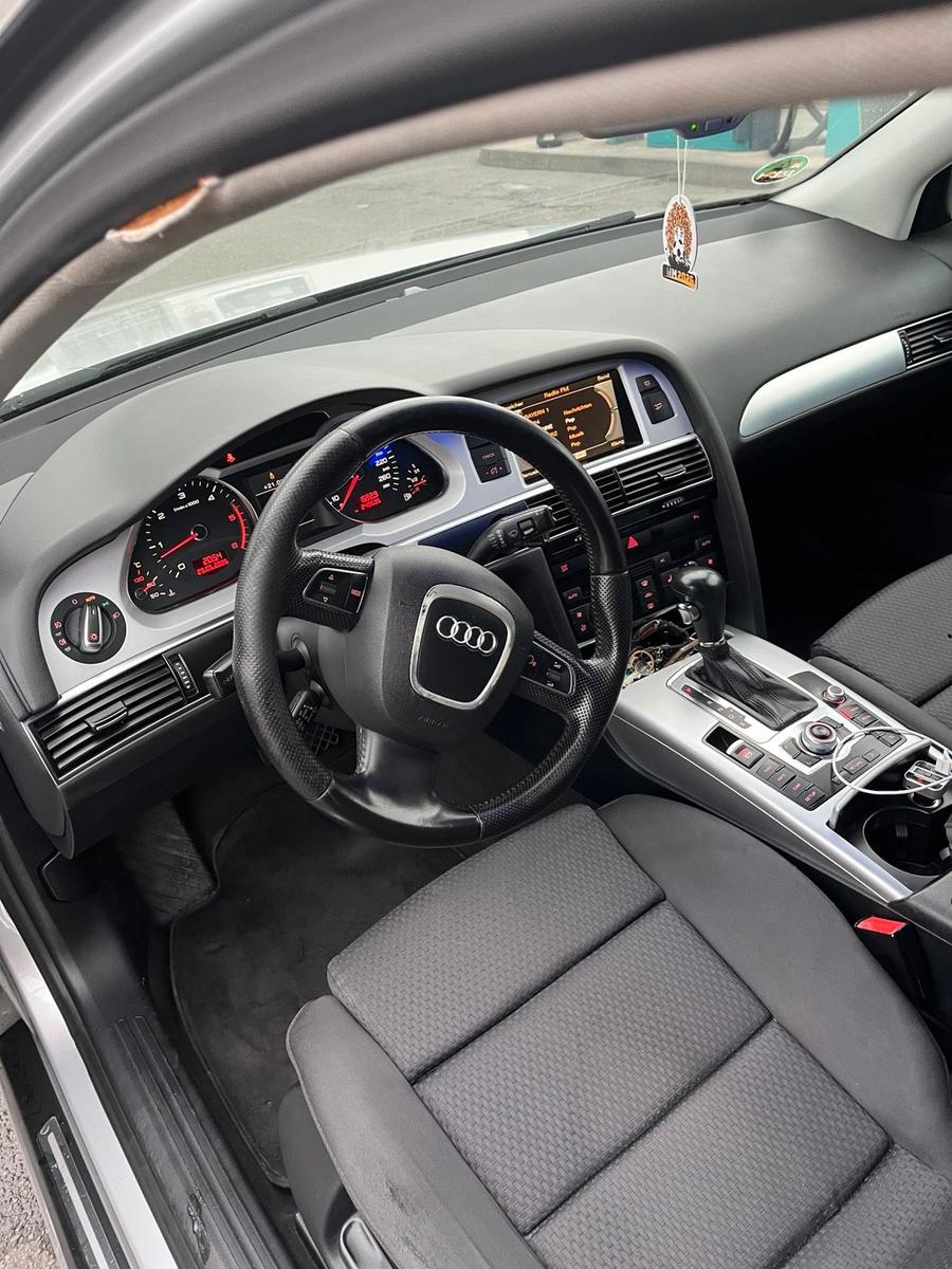 Audi Quattro 2011 — photo 10
