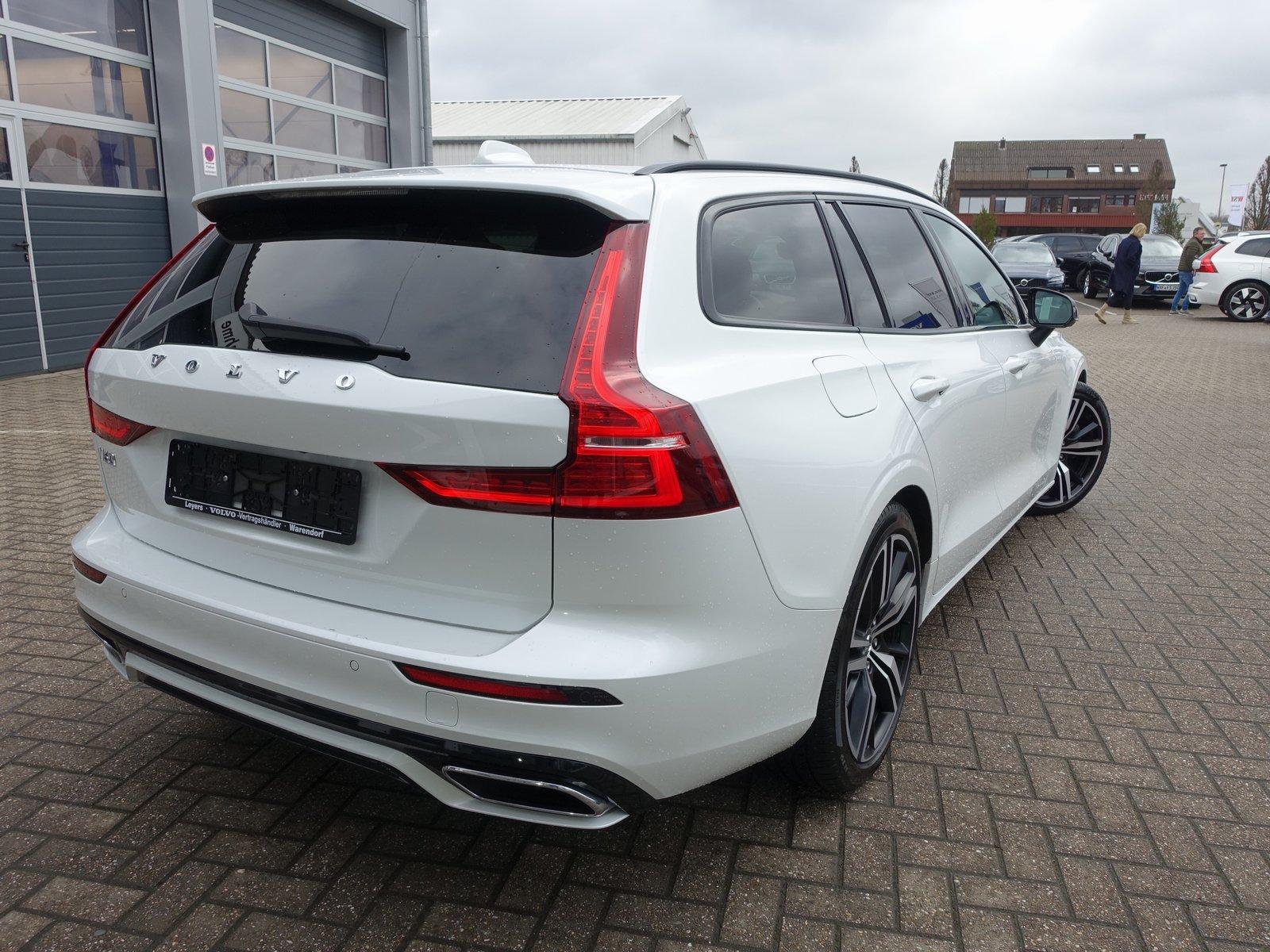 Volvo V60 B4 R-Design/Carplay/Kamera/Memory/H&K/BLIS