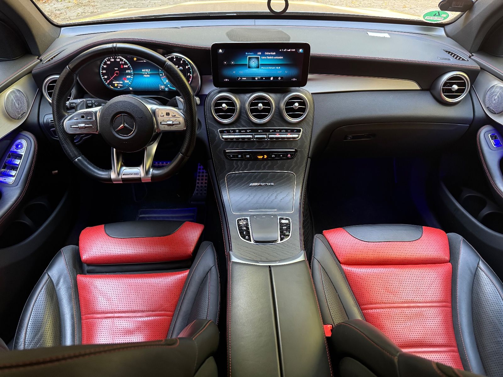 Fahrzeugabbildung Mercedes-Benz GLC 63 AMG 4Matic*BURMESTER*HEADUP*MEMO*LED*TEMP