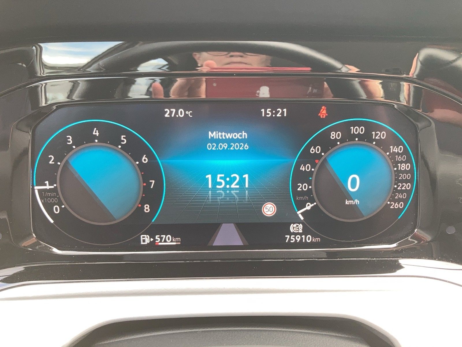 Fahrzeugabbildung Volkswagen Golf VIII Variant TSI Life LED Navi AID ACC PDC