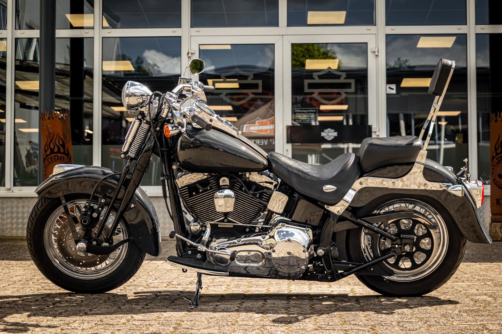 Fahrzeugabbildung Harley-Davidson FLSTSCI Springer Classic - Vance & Hines -