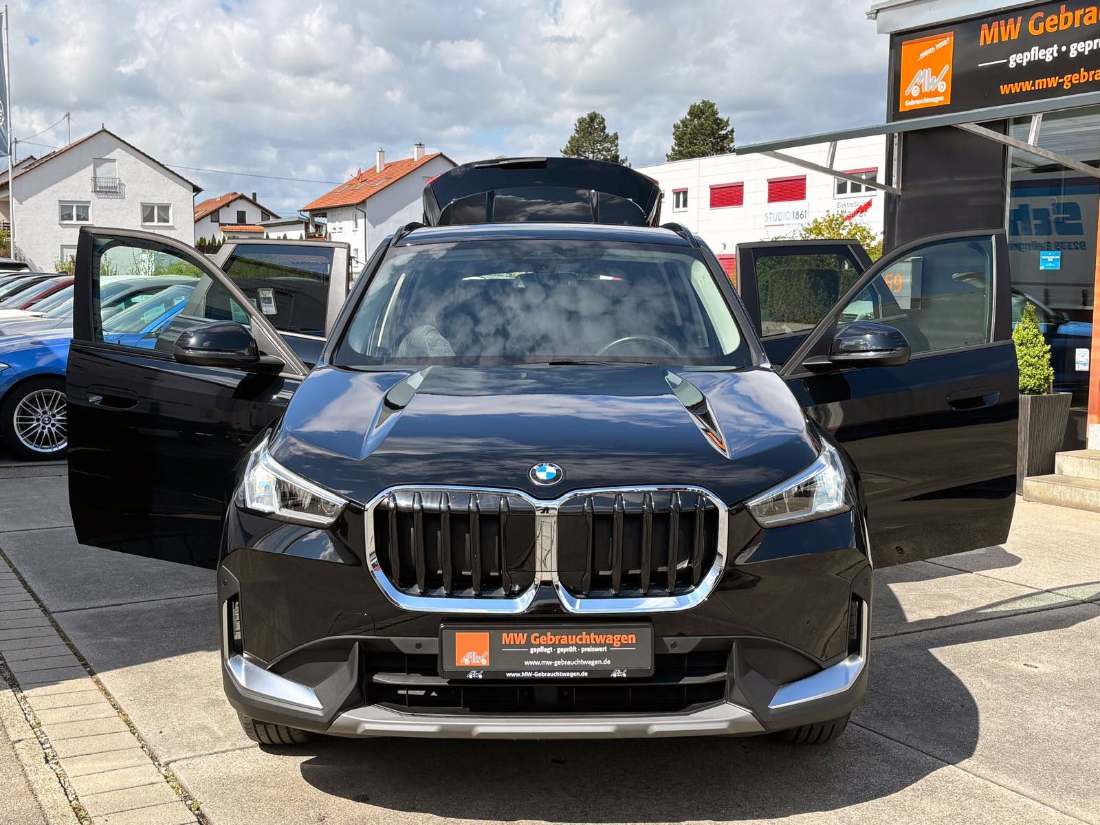 Fahrzeugabbildung BMW X1 sDrive 18i Steptr. ACC KAM PDC LED NAV AHK