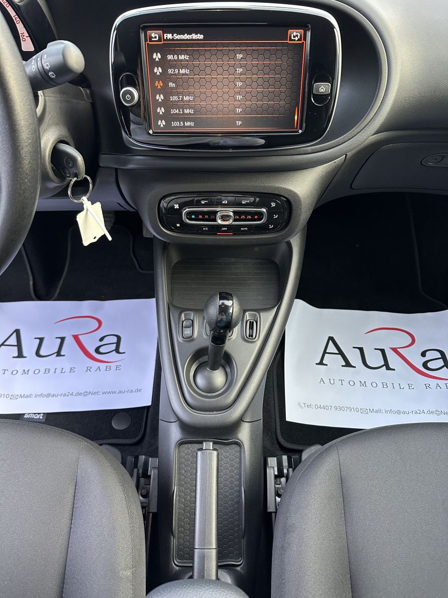 Fahrzeugabbildung Smart ForTwo EQ Coupé CARPLAY+TEMPOMAT+DAB-RADIO+1HD