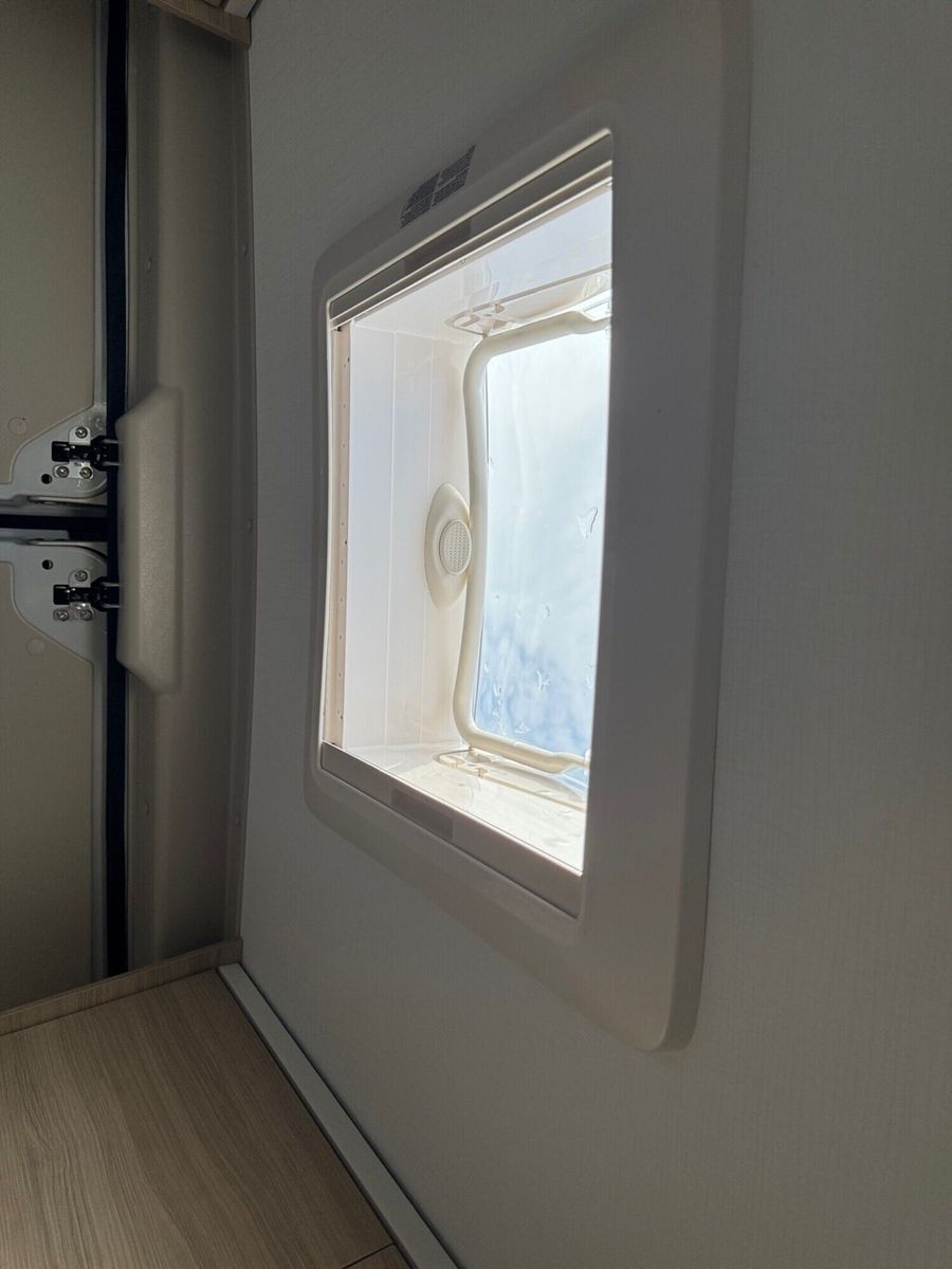 Fahrzeugabbildung Forster Livin Up FV599EBL Solar,Markise,RK