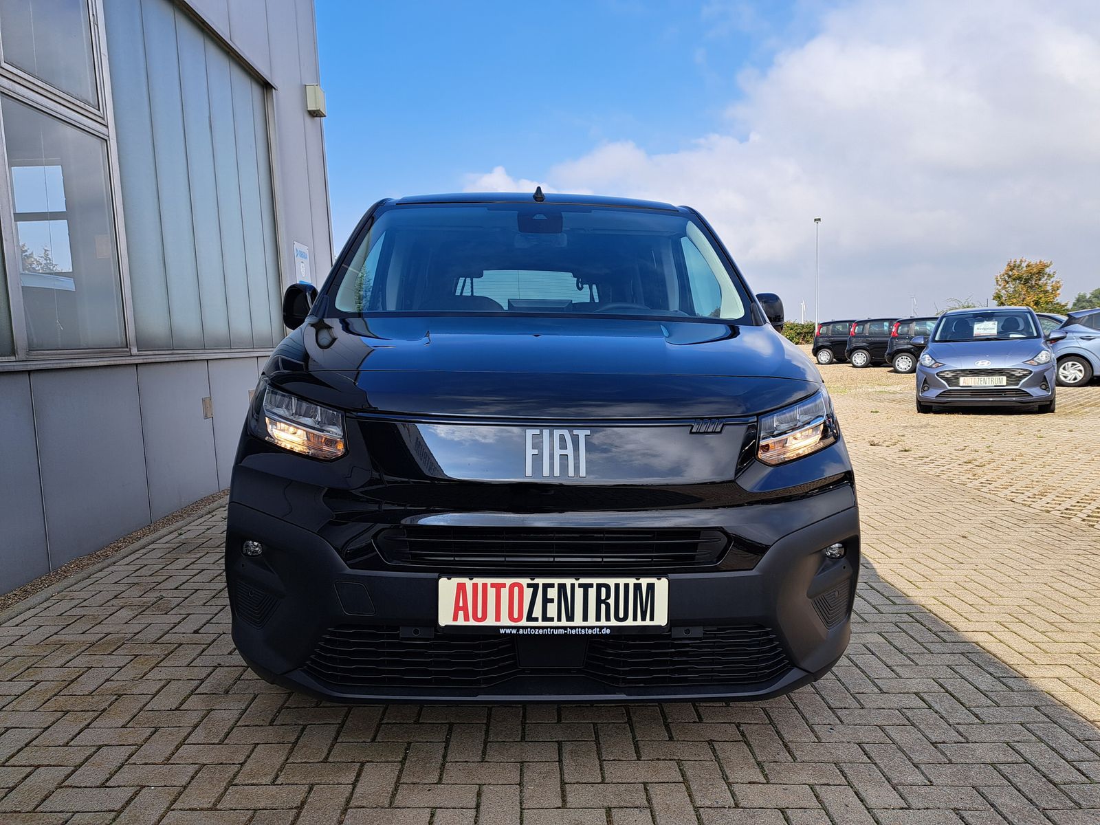 Fahrzeugabbildung Fiat Doblo Kombi L2 1.5 HDi 130PS 7-SITZE AUTOMATIK