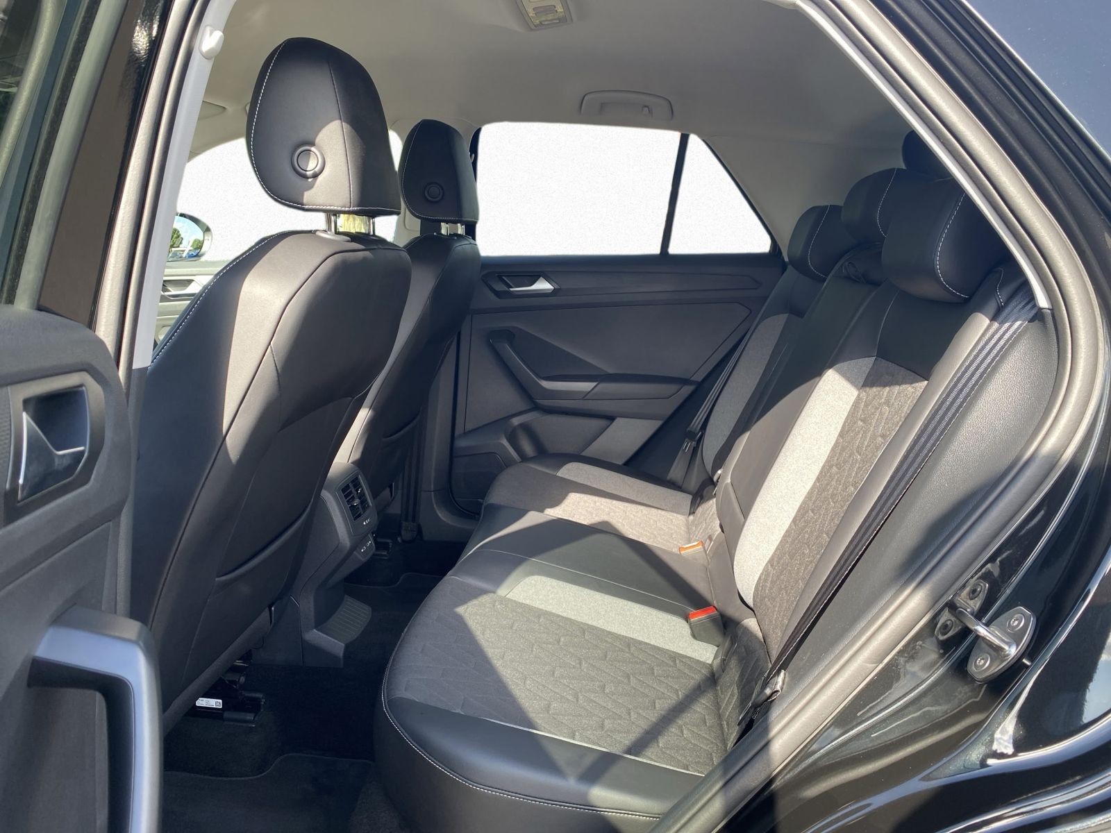Volkswagen T-Roc - Bild 13
