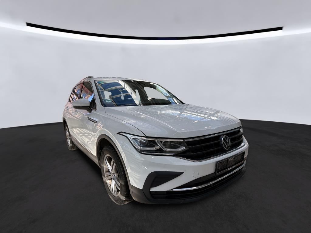 Volkswagen Tiguan Life 4Motion/DSG/KAMERA/NAVI/AHK