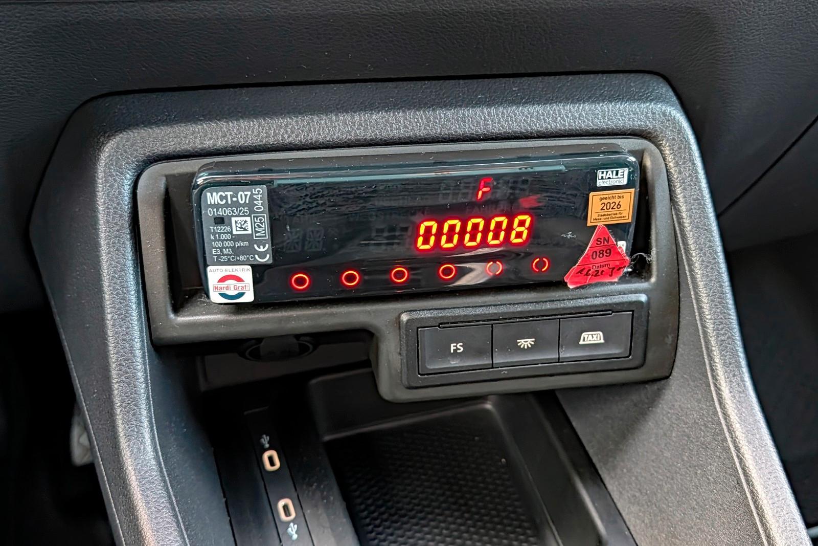 Volkswagen Caddy Maxi AMF-Rollstuhl Taxi TSE DSG LED 7-S.