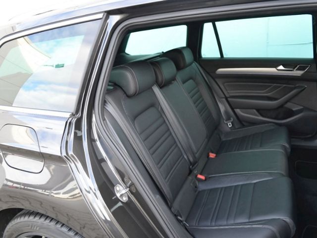 Passat Variant 2.0 TSI 272 PS 4M DSG R-Line AHK/