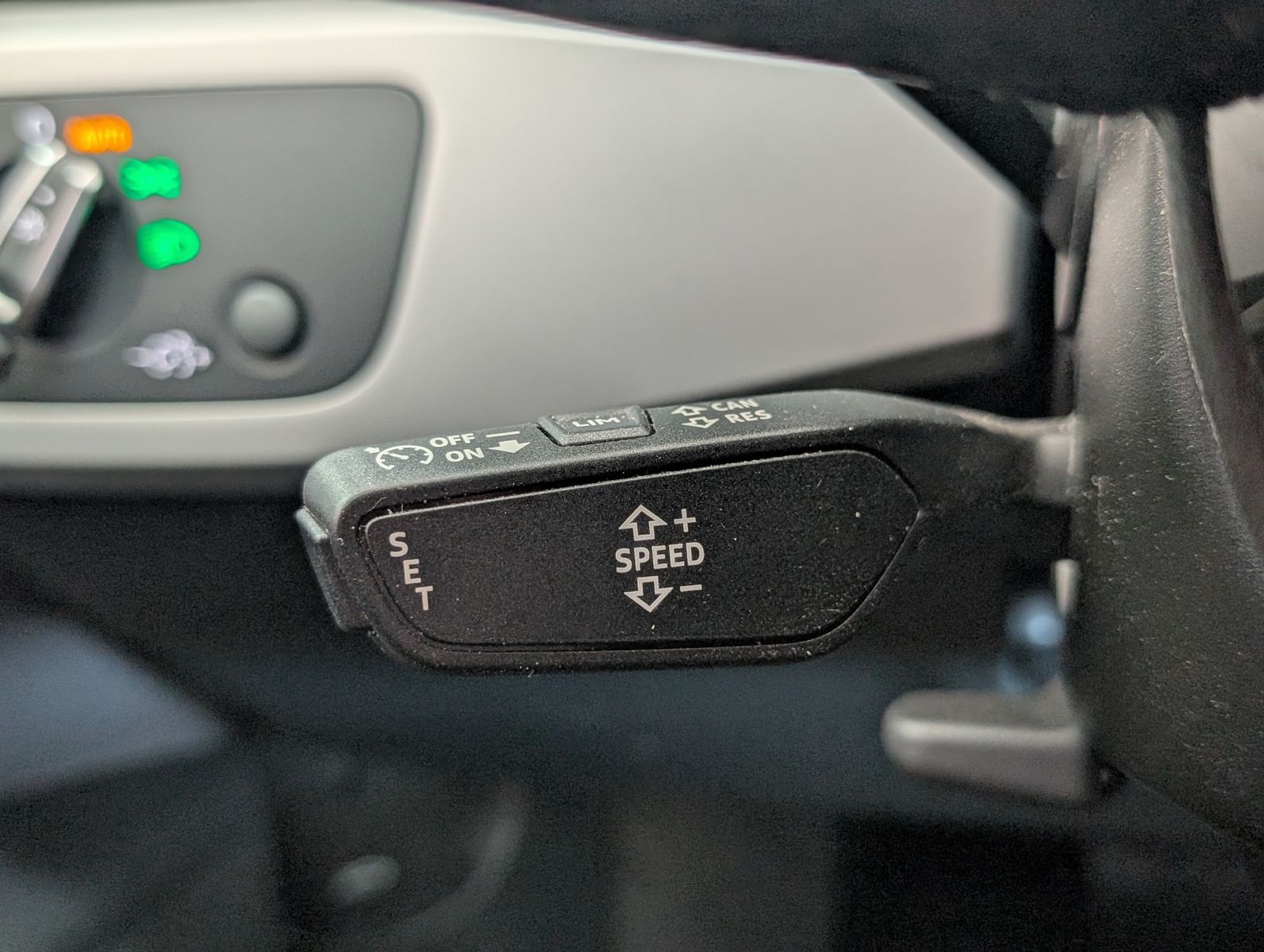 Fahrzeugabbildung Audi A5 50 TDI quattro S-Line LED TEMP QUANTUM-GRAU
