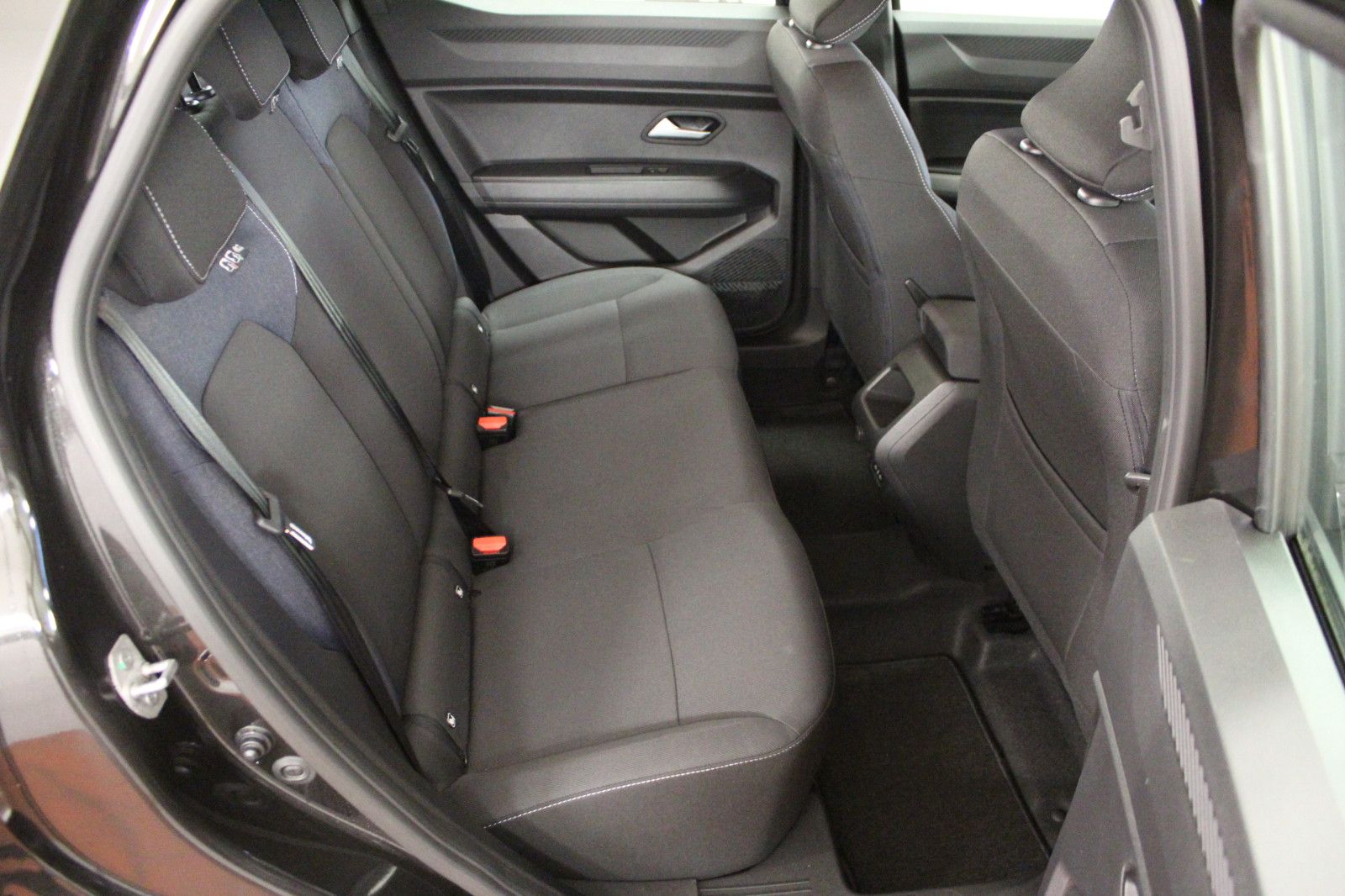 Fahrzeugabbildung Dacia Duster mild hybrid 140 Expression*Winterp.*MY 26