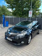 Toyota Avensis Combi 2,2-l-D-4D Comfort Comfort