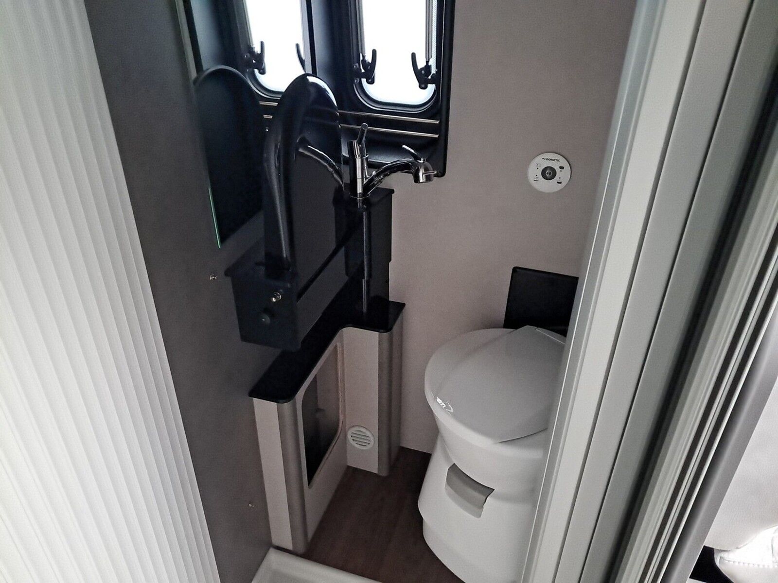 Fahrzeugabbildung Pössl Summit Shine 600 LR Citroen Markise,Solar,Autom.