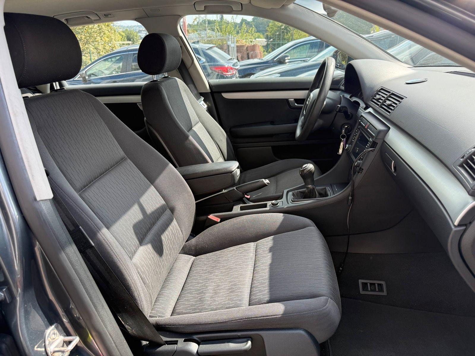 Audi A4 2006 — photo 8