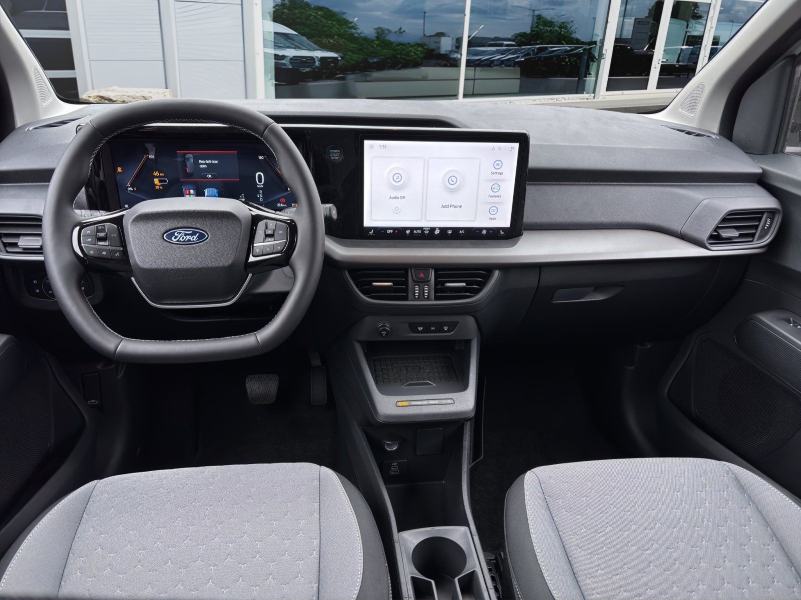 Fahrzeugabbildung Ford Tourneo Courier eMotor BEV Titanium