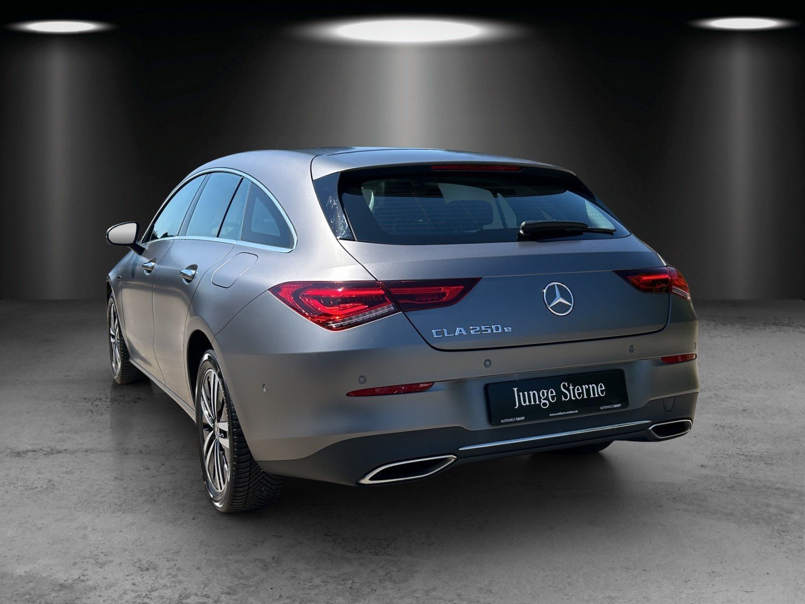 Fahrzeugabbildung Mercedes-Benz CLA 250 e SB 8G MAGNO KeyGo PANO Kamera Ambiente