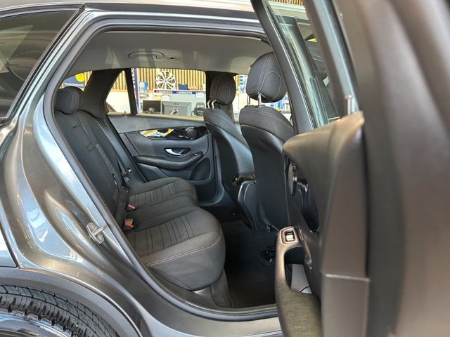 MYAUTOCENTER – Gebraucht- und Jahreswagen mit Werkstattservice in Pfaffenhofen Mercedes-Benz GLC *TÜVSERVICE NEU*TEMPO*AHK*SitzHZ*NAV*PDC*