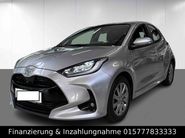 Toyota Yaris LED Navi Lenkradheiung Kamera