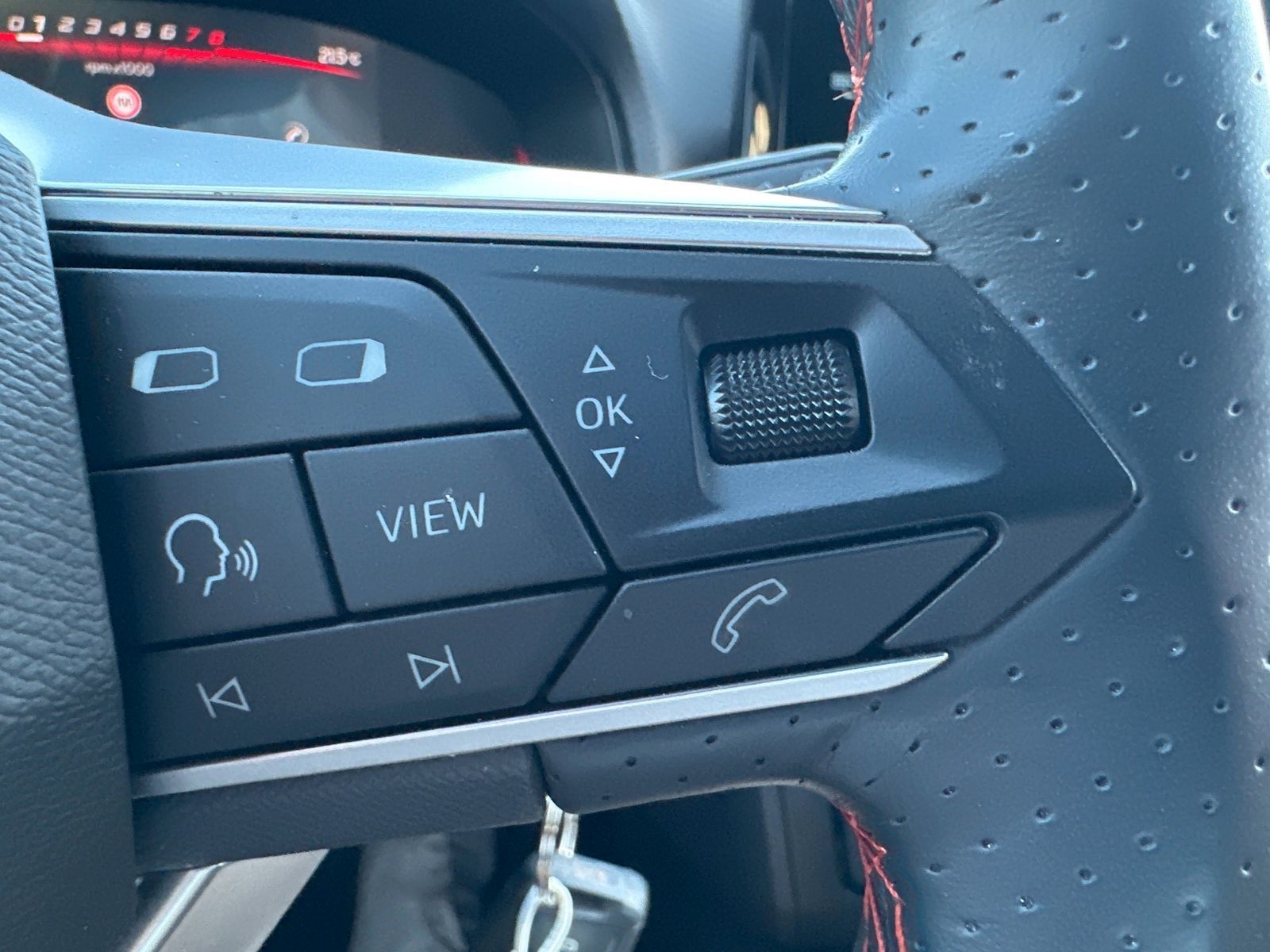 Fahrzeugabbildung SEAT Ibiza FR 1.0 TSI DSG NAV+LED+PDC+DAB+GANZJAHRES