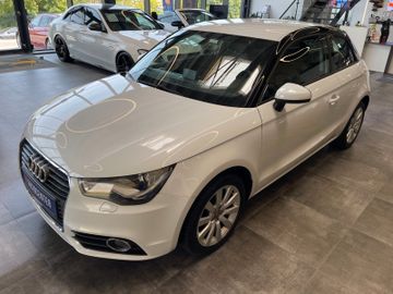 Audi A1 ambition *BI-XENON*NAVI*SZHZ*TEMPOMAT*PDC*