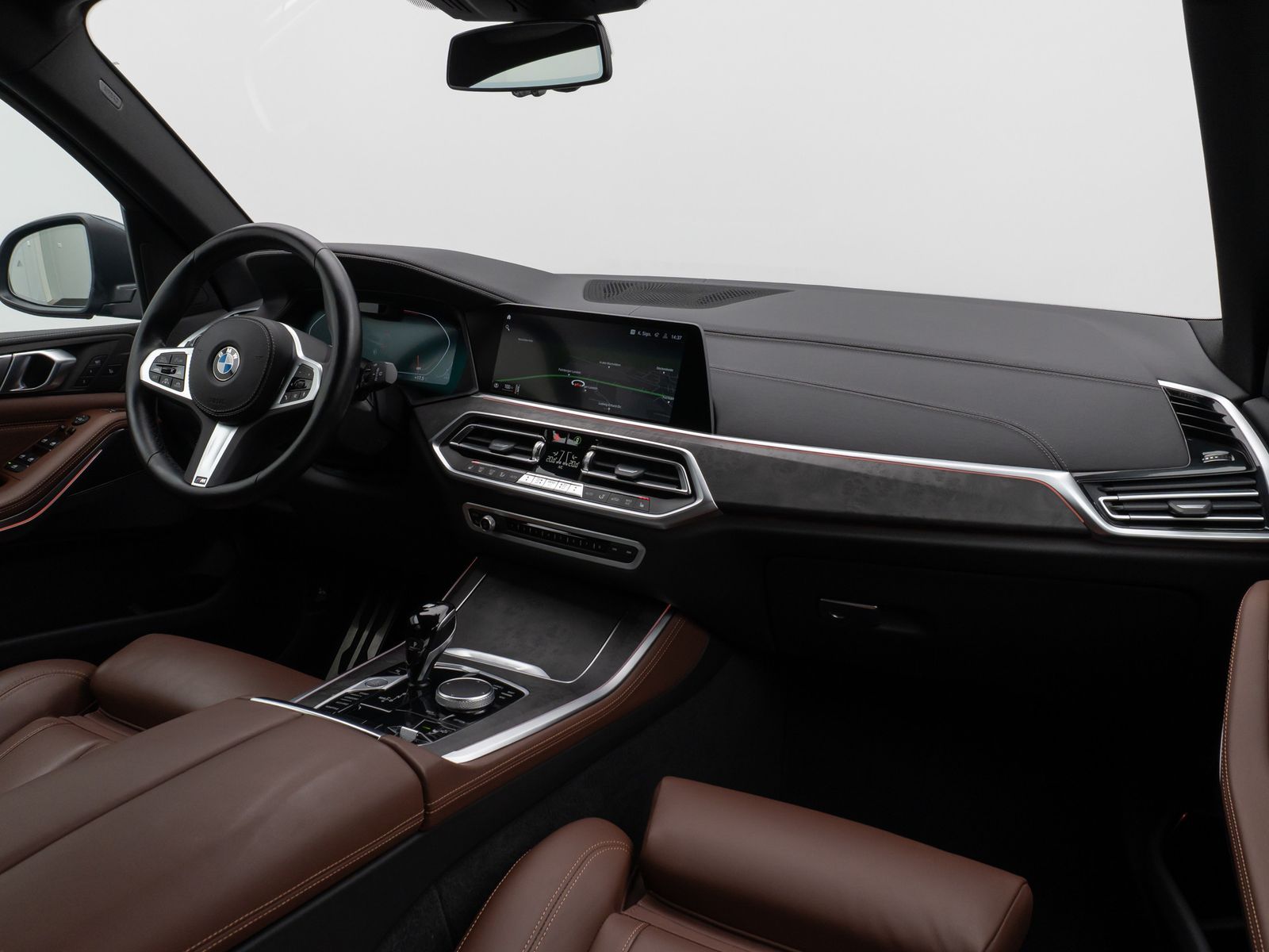 Fahrzeugabbildung BMW X5 xD30d M Sport Laser DAB HiFi AHK DiplayKey