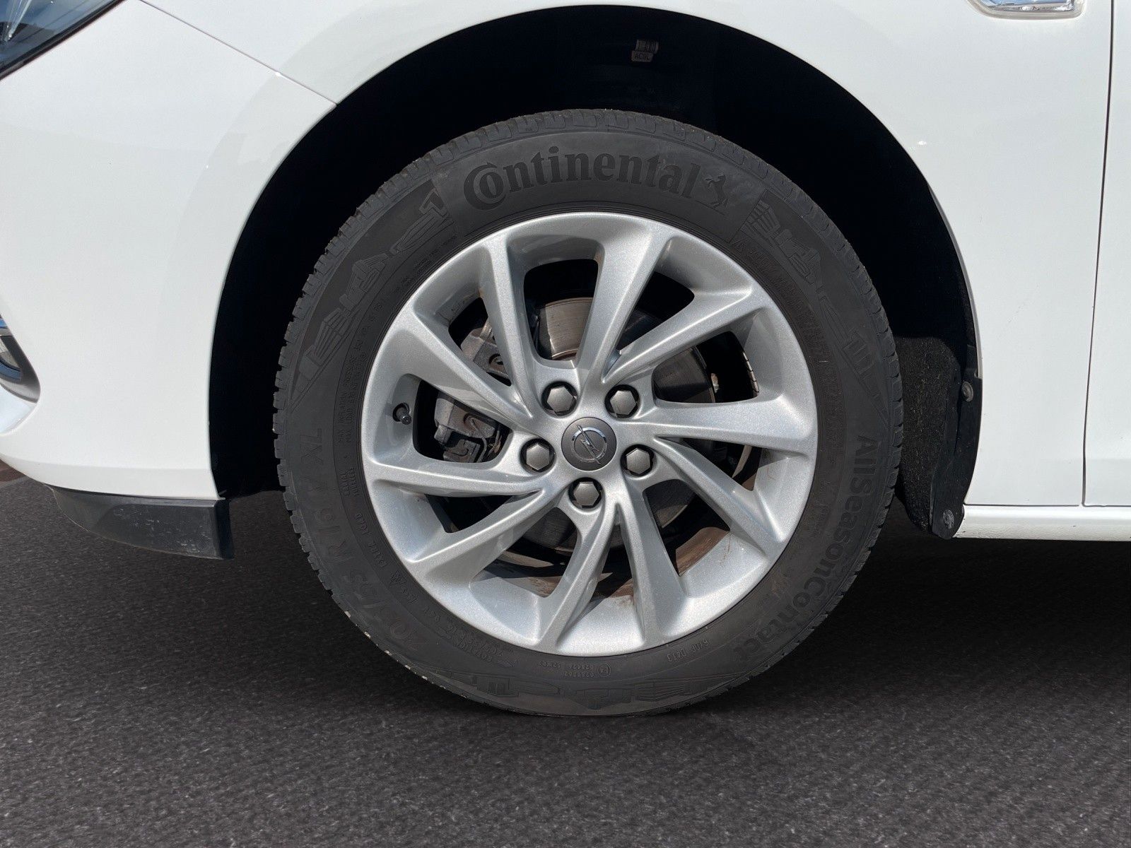 Fahrzeugabbildung Opel Astra Kombi 1.2 Elegance /LED/NAV/SHZ/AWR