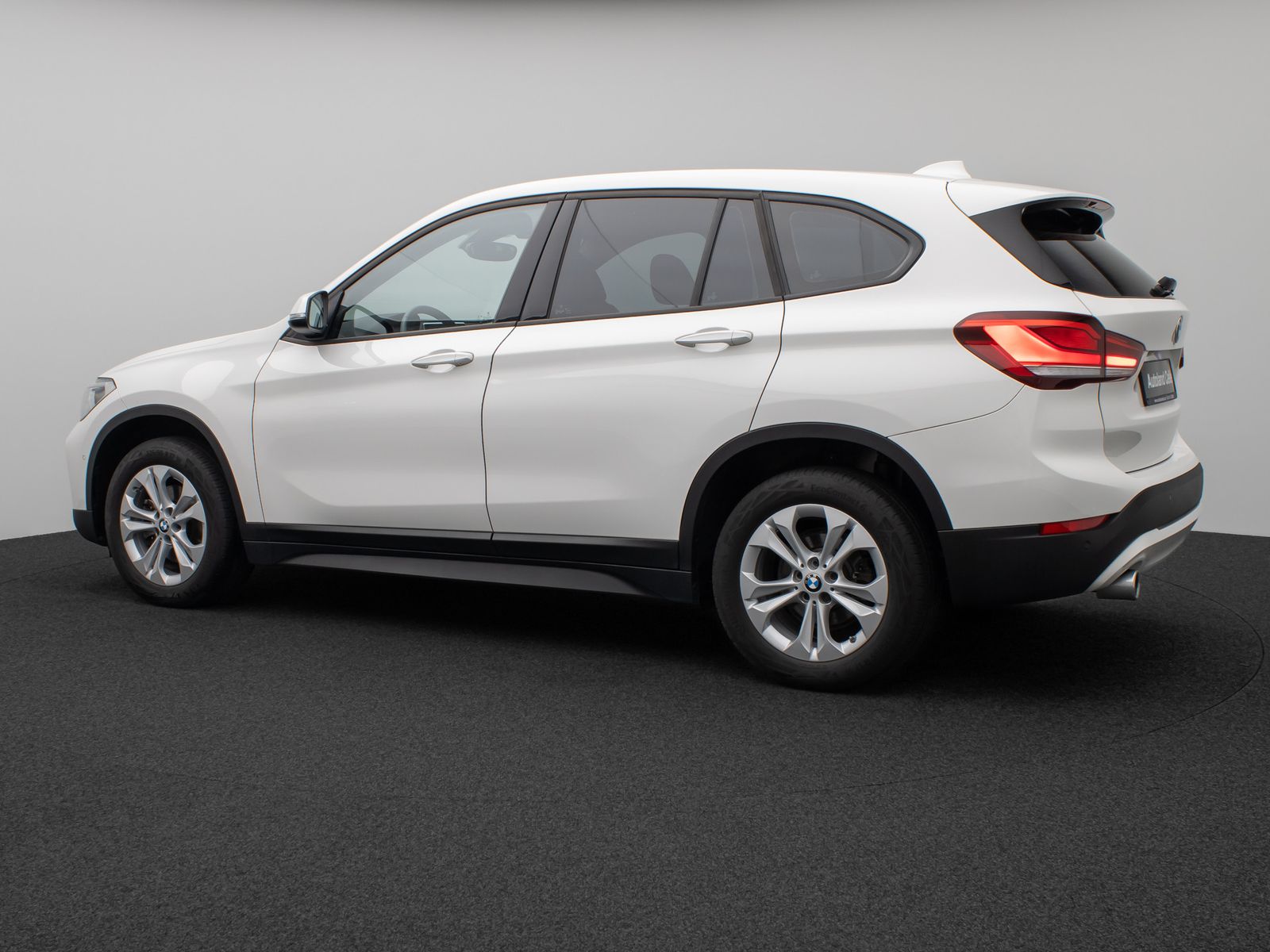 Fahrzeugabbildung BMW X1 sD18i Parkassistent DAB HiFi Navi LED Sport