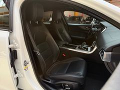 JAGUAR XE R-Dynamic S|ACC|HUD|SHZ|PDC|LED|DAB|BT|Kamera