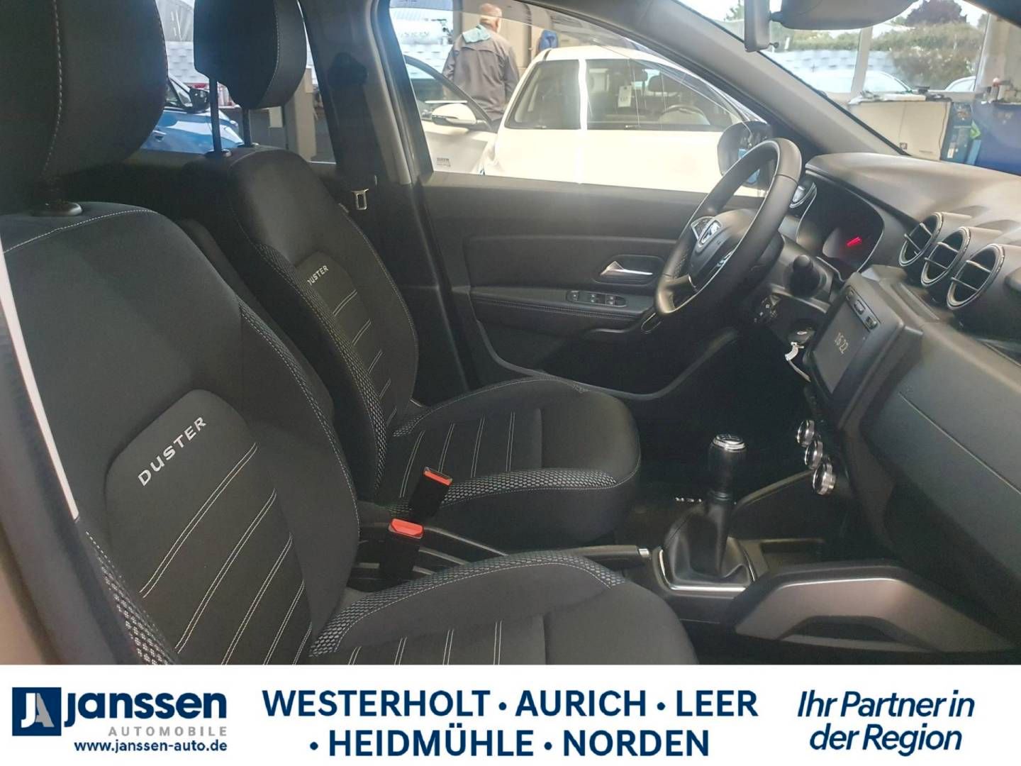 Fahrzeugabbildung Dacia Duster SCe Prestige
