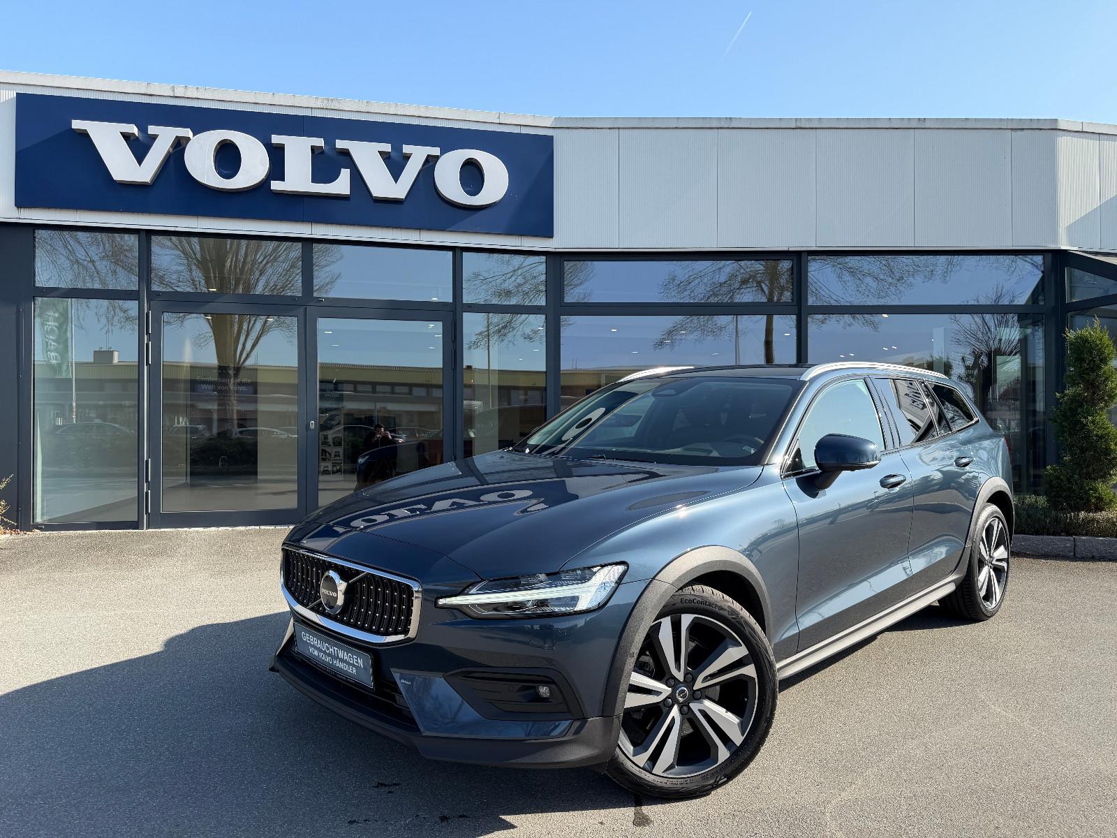 Volvo V60 B4 AWD CC Navi SHZ ACC AHK 360*