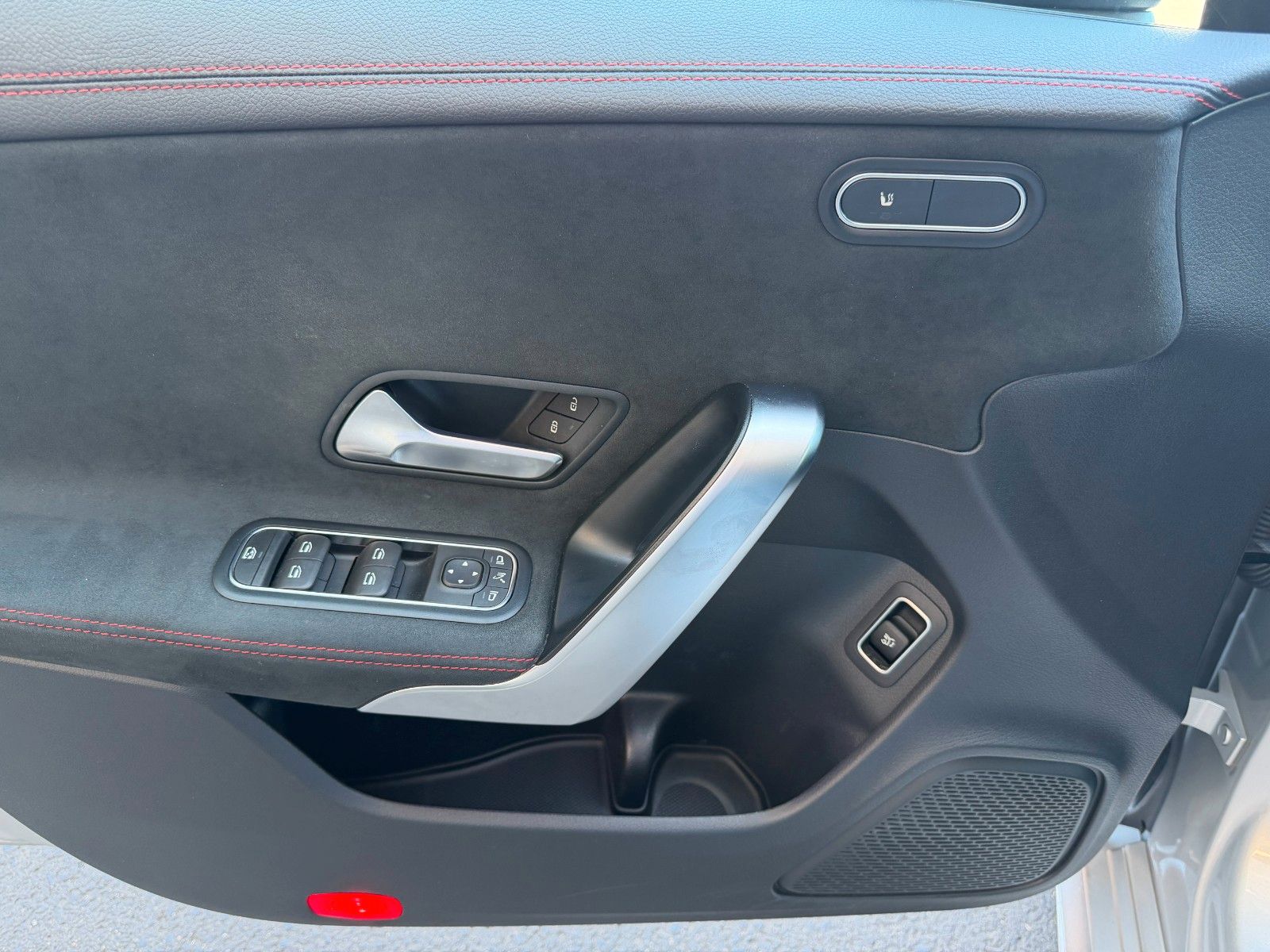 Fahrzeugabbildung Mercedes-Benz CLA 220 D SB AMG R-Kamera+Pano+DISTR+MBEAM+Ambie