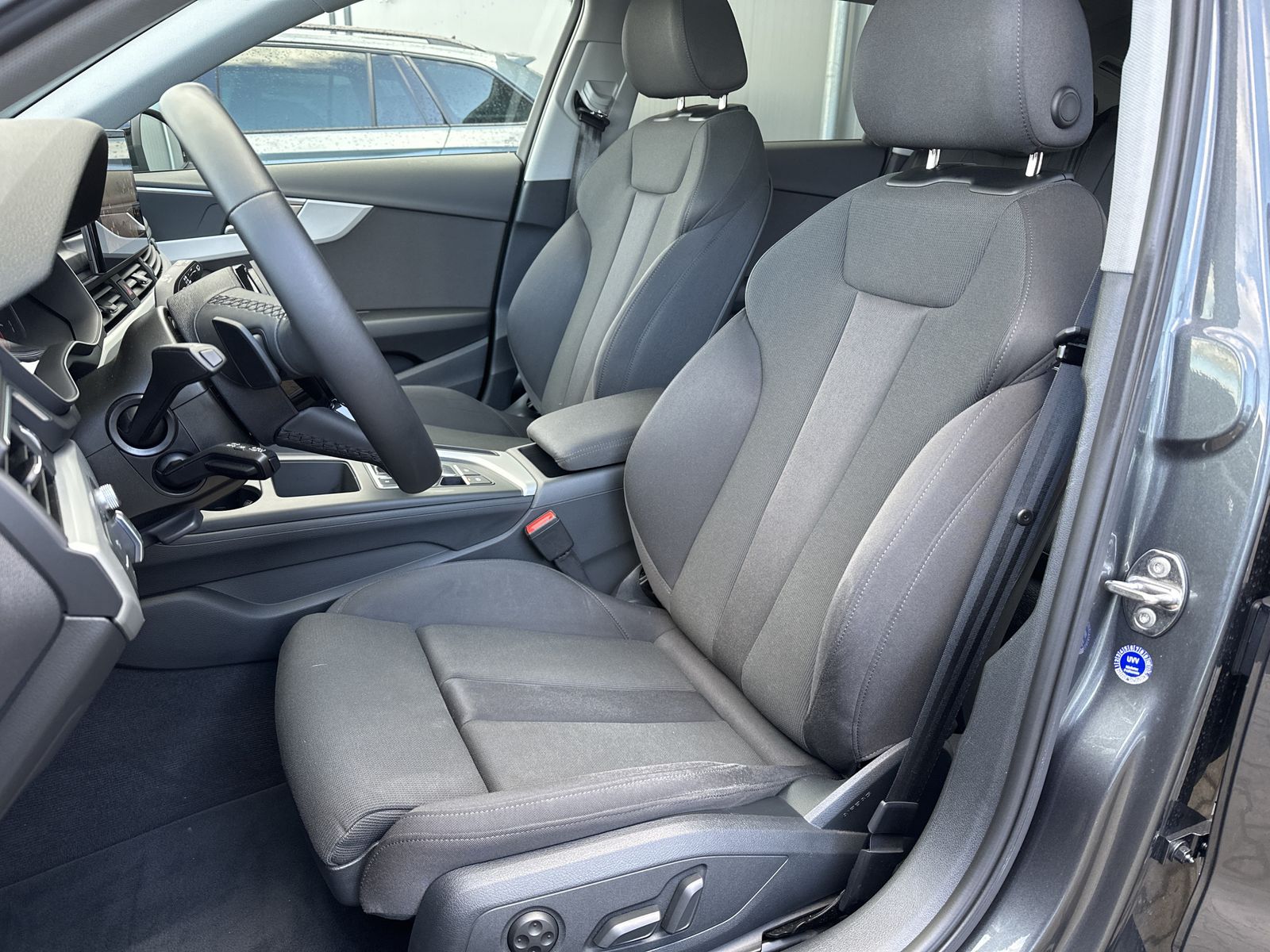 Fahrzeugabbildung Audi A4 Avant 40 TDI S-Line NAV+LED+PANO+DSP+19ZO+PP