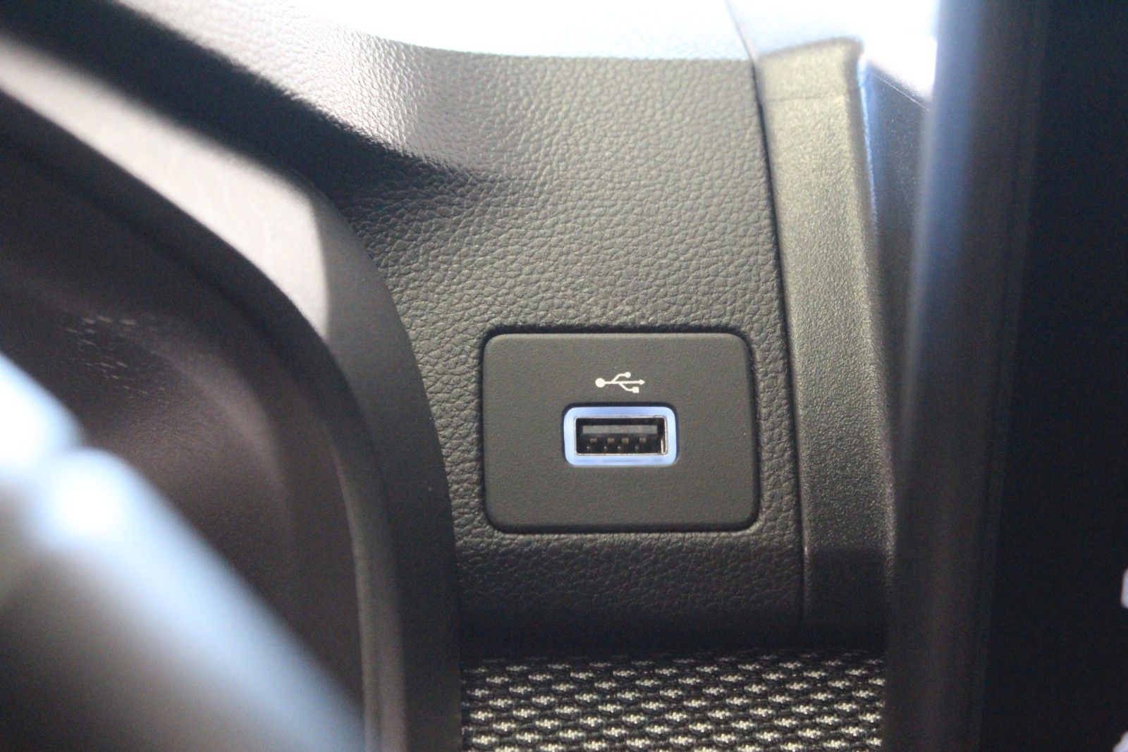 Fahrzeugabbildung Dacia Sandero TCe 100 ECO-G Expression  *Media-Dis