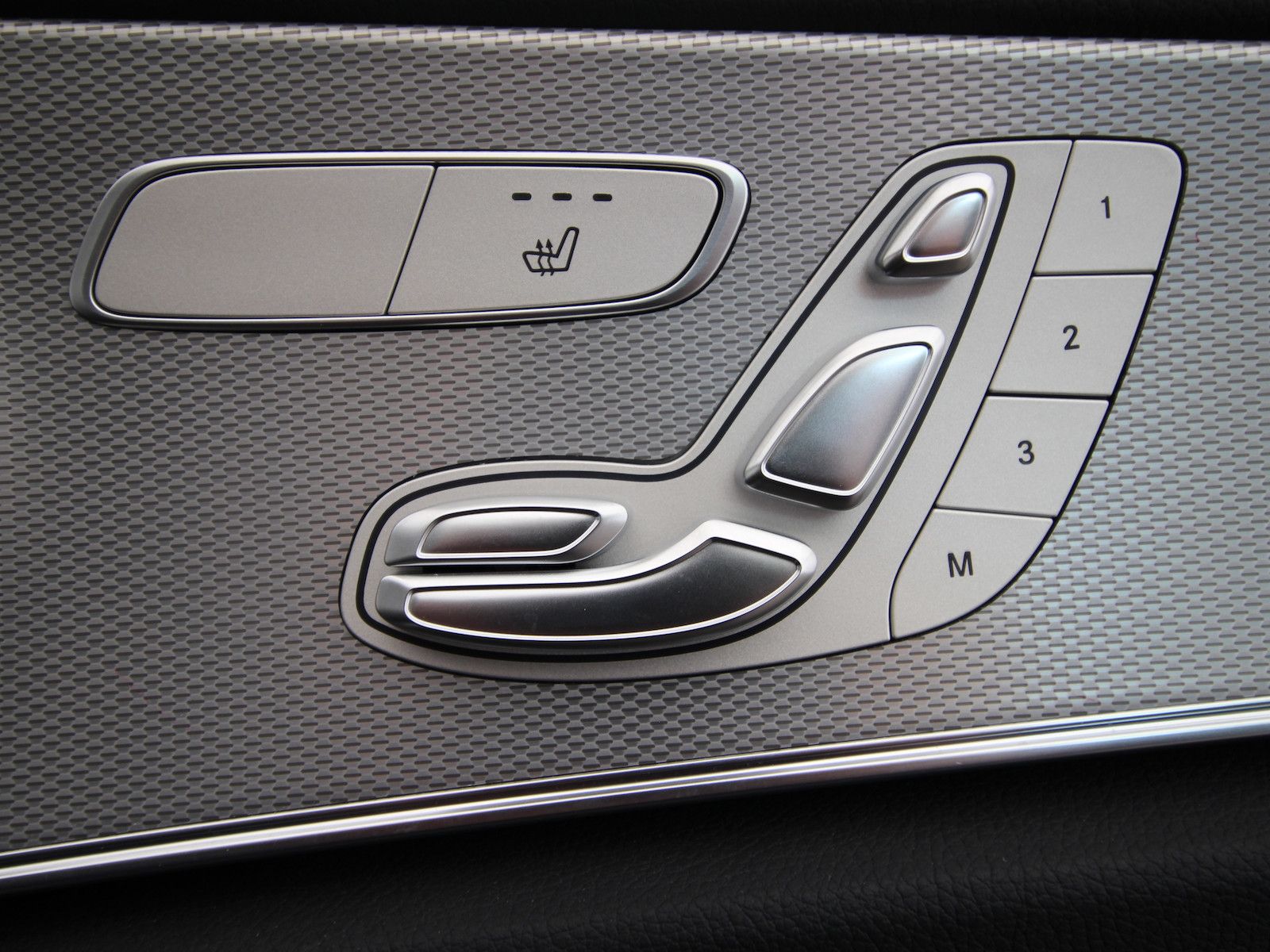Mercedes-Benz E 220 d Avantgarde NAVI+LED+KAMERA+STANDHEIZUNG foto 24