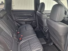 Fahrzeugabbildung Mitsubishi Outlander PHEV Intro Edition 4WD LED Leder RFK