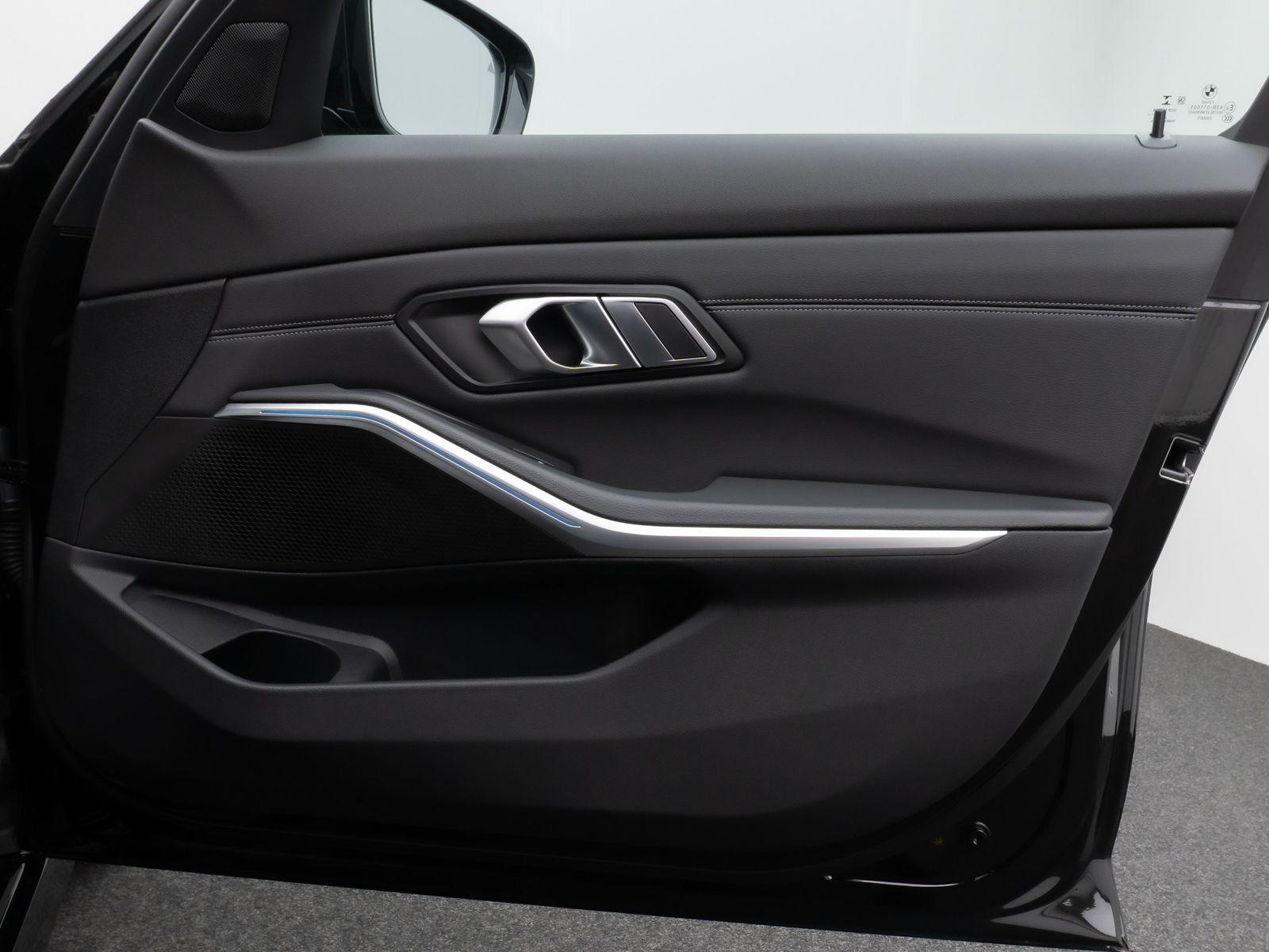 Fahrzeugabbildung BMW 330e xD SportLine Laser HUD DAB HiFi Komfort PDC