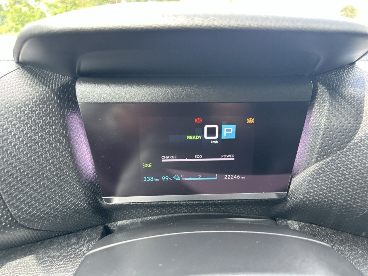 Fahrzeugabbildung Citroën ë-C4 X Shine-1Hnd-Navi-Schiebedach* - mit KI generiert/bearbeitet