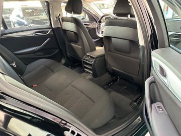 Fahrzeugabbildung BMW 520d Alarm ParkAssist Kamera LED LiveCockpitPlus