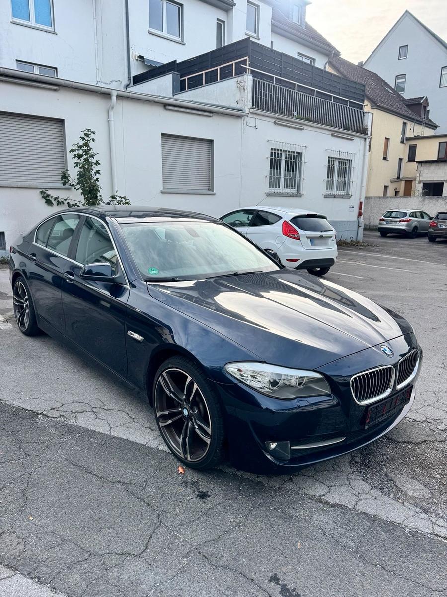 BMW 523