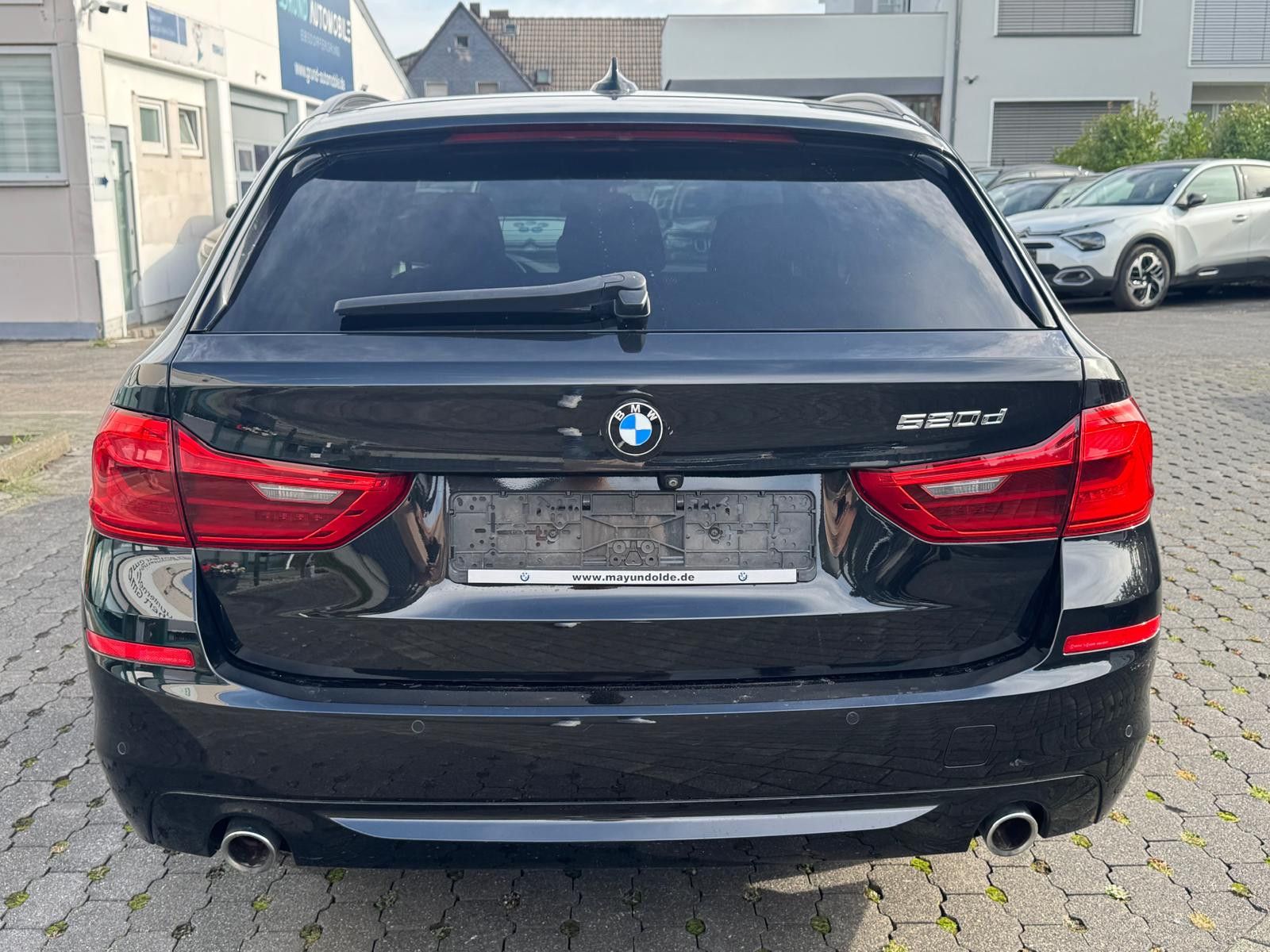 Fahrzeugabbildung BMW 520 d Business-Paket Auto.LED+NAVI+PANO+KAM+PDC+