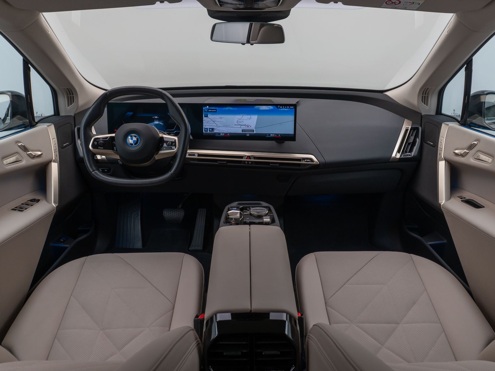 Fahrzeugabbildung BMW iX xD40 Laser 360° H/K DAB SoftCl ACC AHK 21Zoll