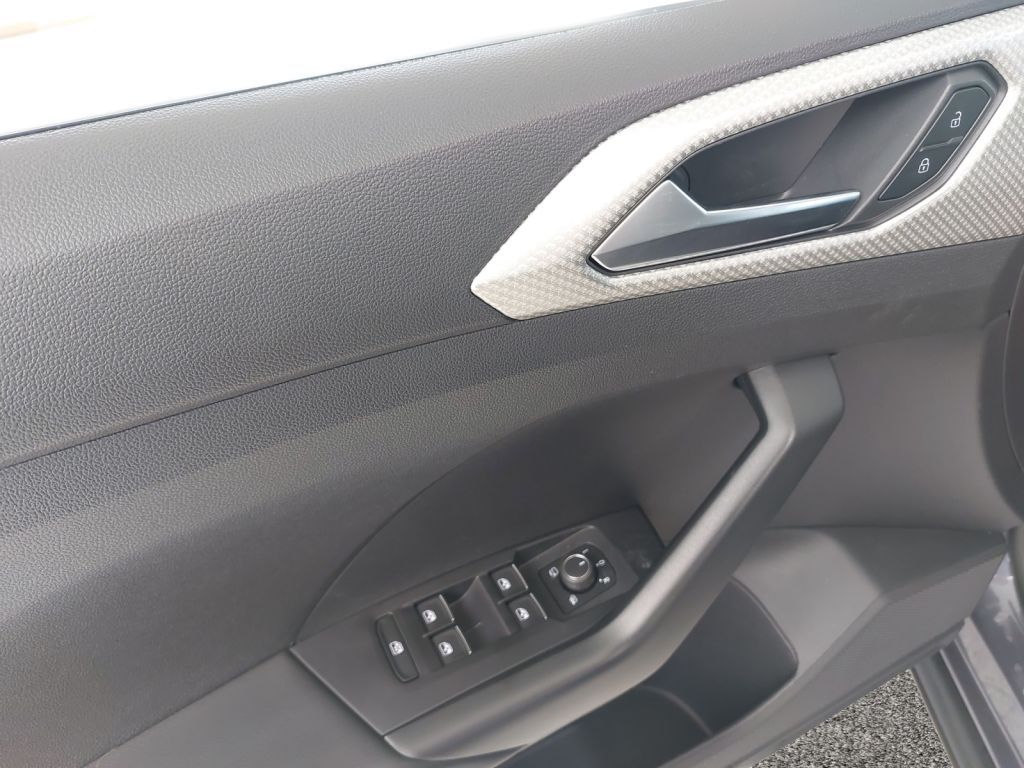 Fahrzeugabbildung Volkswagen T-Cross 1.0 TSI Move Climatronic SH PDC ACC
