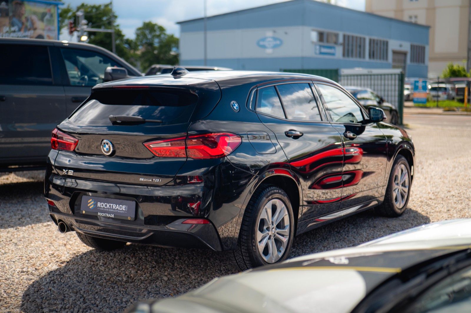 Fahrzeugabbildung BMW X2 sDrive 18i M Sport Automatik *Alcantara*LED*